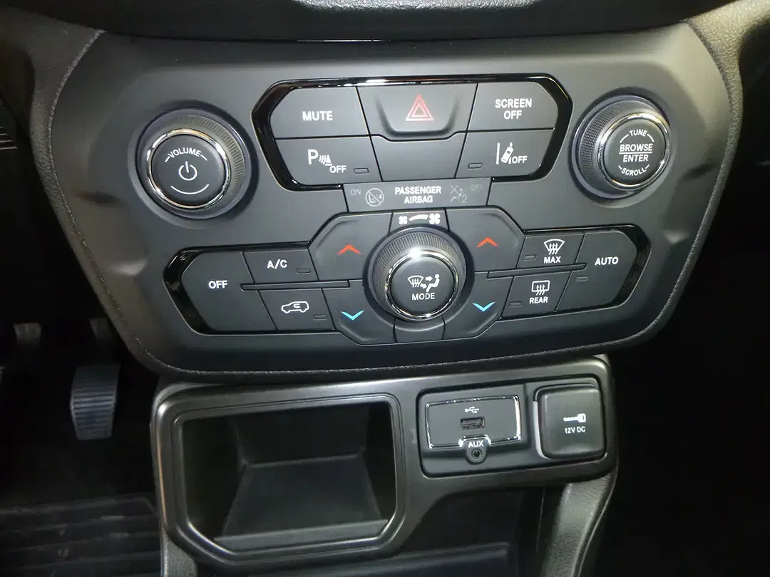 Jeep Renegade Longitude Night Eagle - Thumbnail 10