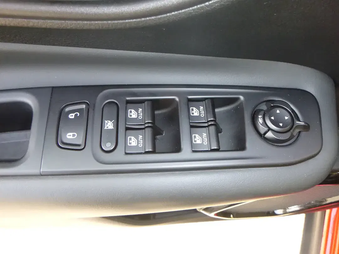Jeep Renegade Longitude Night Eagle - Thumbnail 7