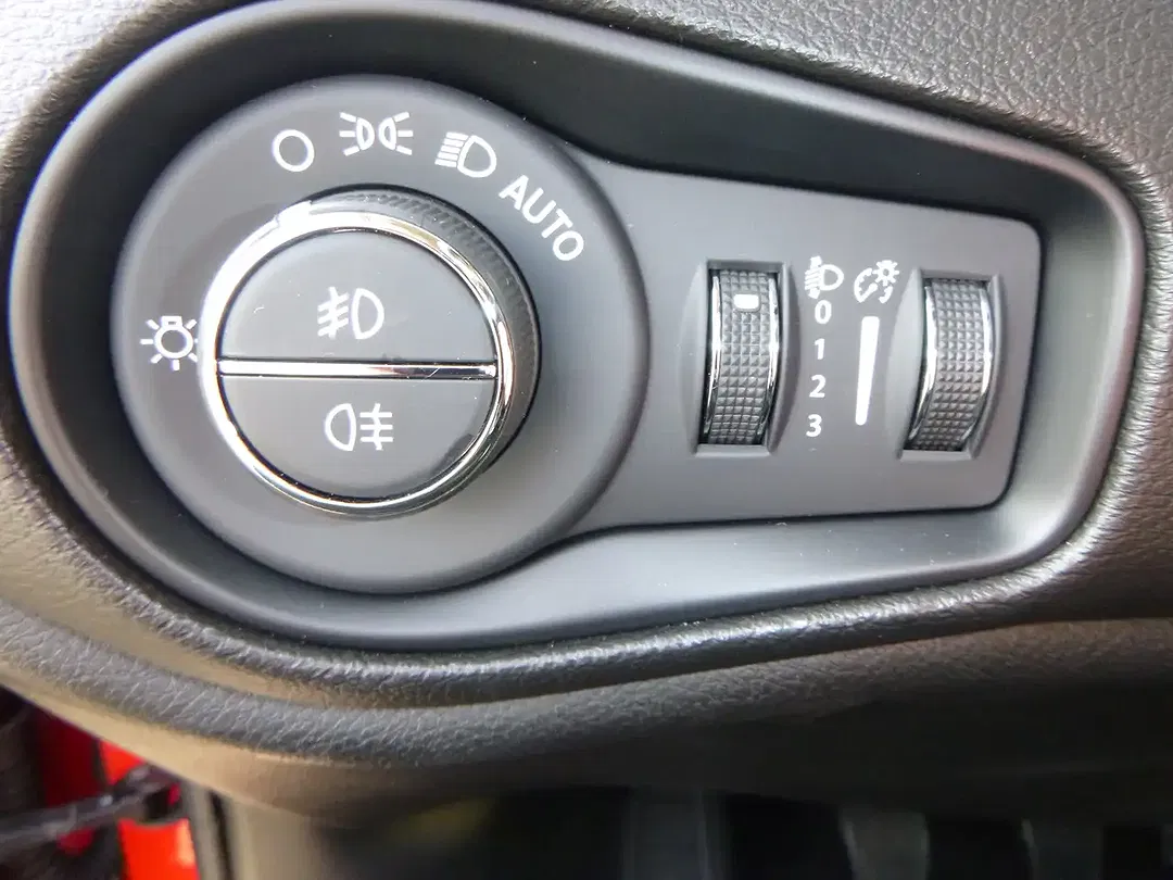 Jeep Renegade Longitude Night Eagle - Thumbnail 8