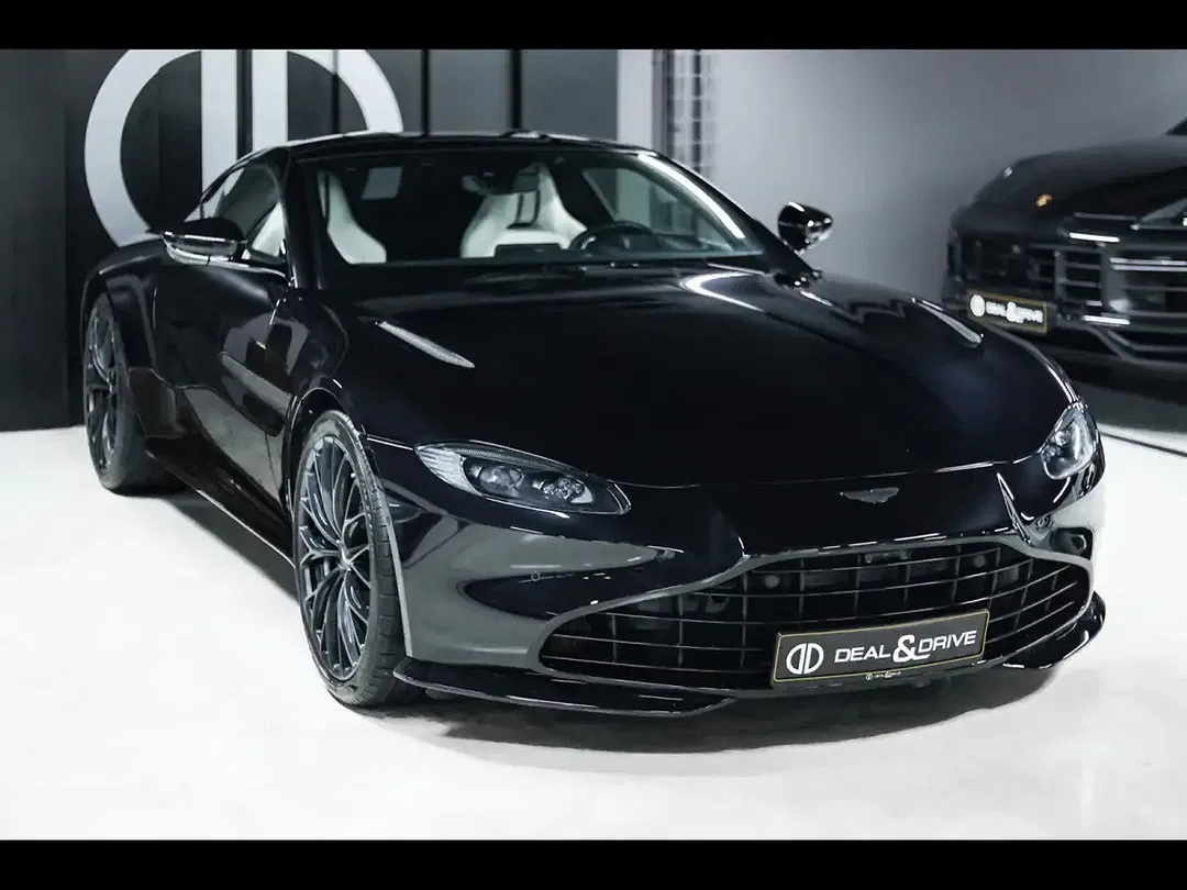 Aston Martin V8 Coupe - Thumbnail 6