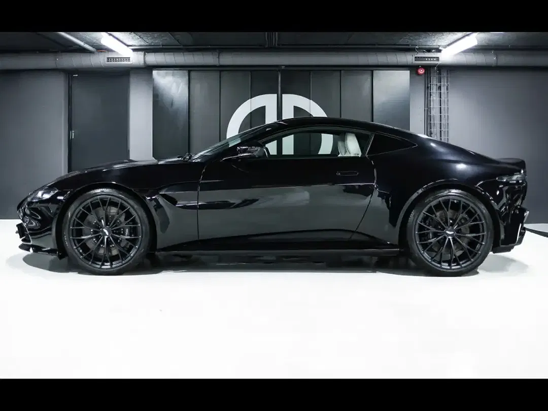Aston Martin V8 Coupe - Thumbnail 7
