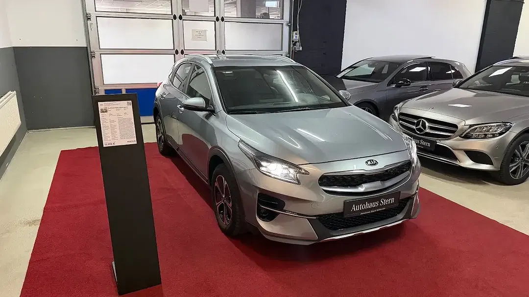 Kia XCeed PHEV Hybrid Vision - Thumbnail 3
