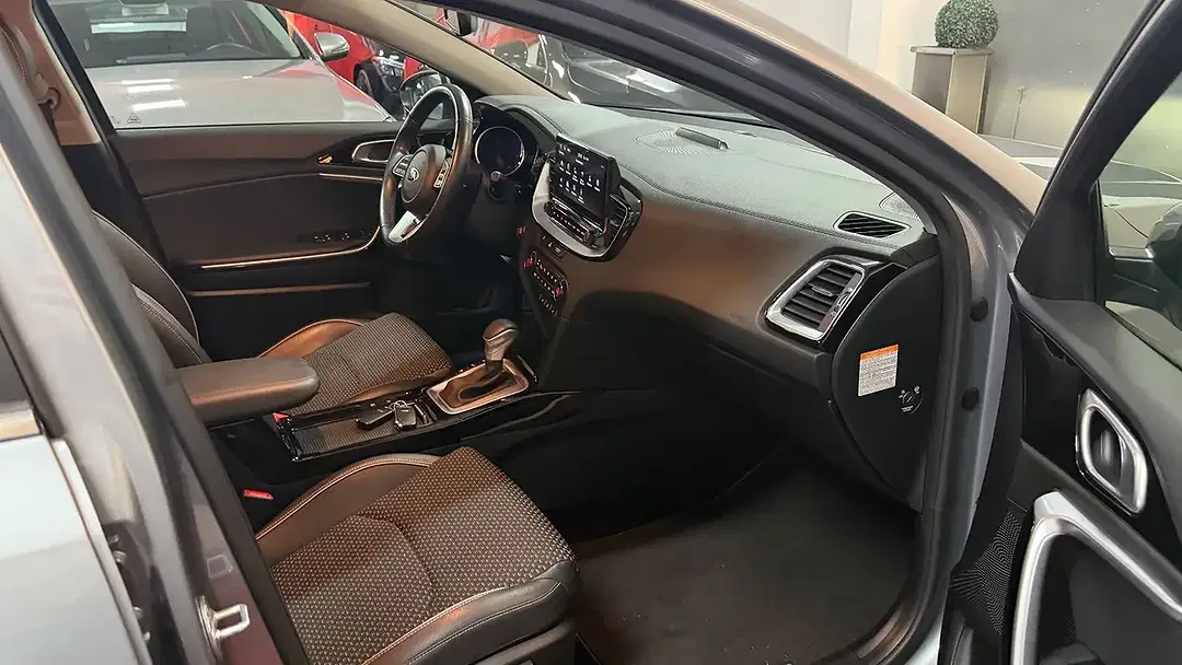 Kia XCeed PHEV Hybrid Vision - Thumbnail 40