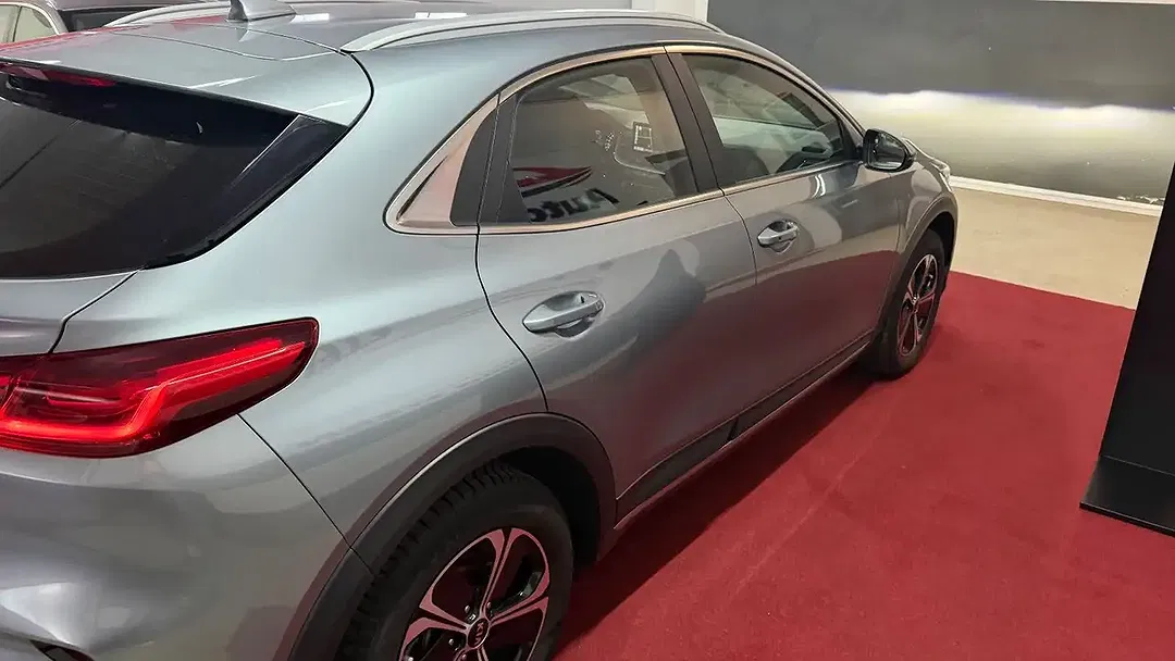 Kia XCeed PHEV Hybrid Vision - Thumbnail 6