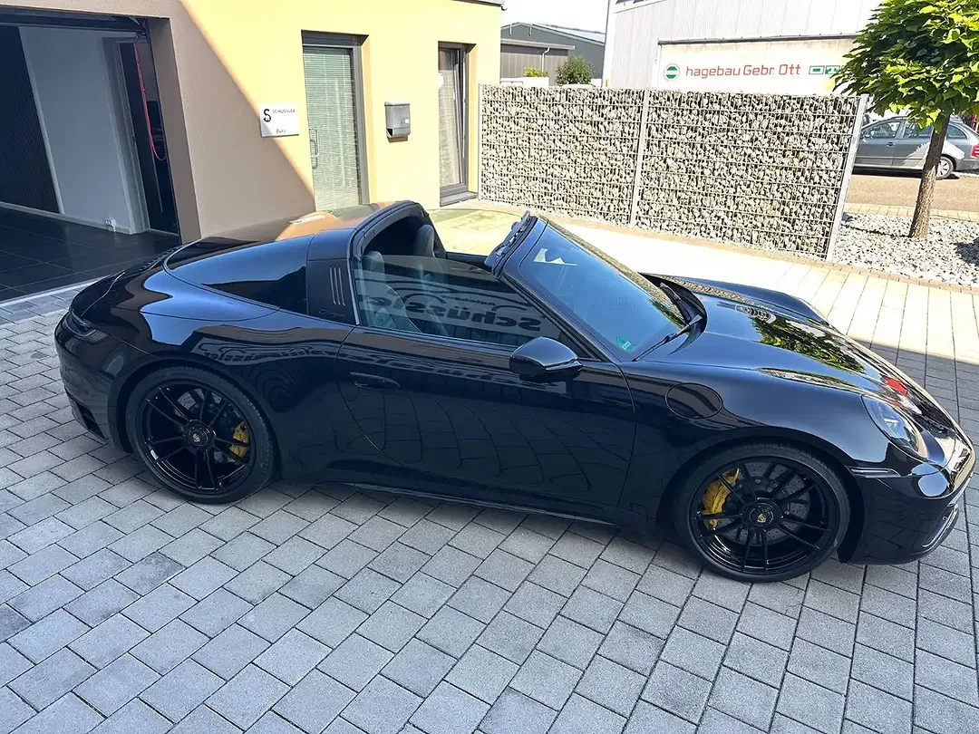 Porsche 992 Exclusive Series Targa GTS - Thumbnail 5