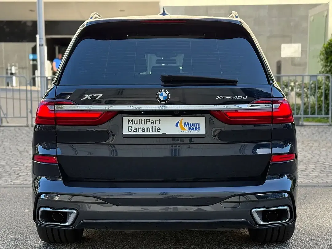 BMW X7 xDrive M Sport - Thumbnail 3