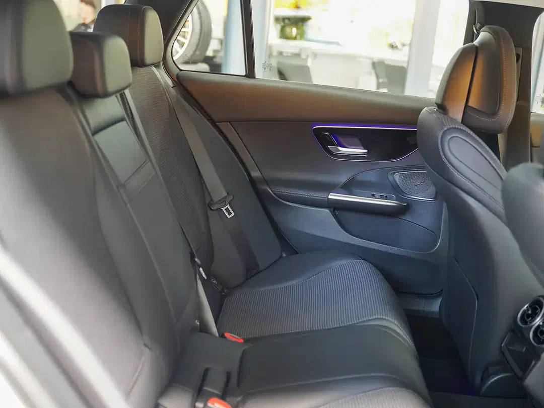 Mercedes-Benz C 220 - Thumbnail 12