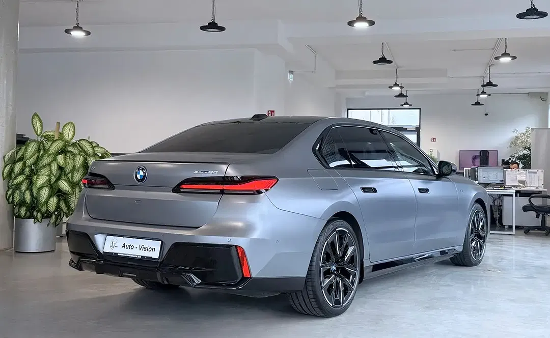 BMW i7 xDrive M Sport Pro - Thumbnail 3