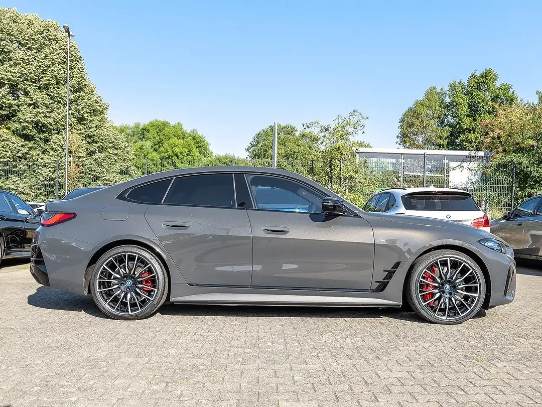 BMW i4 M50 Gran Coupe M Sport Pro - Thumbnail 11