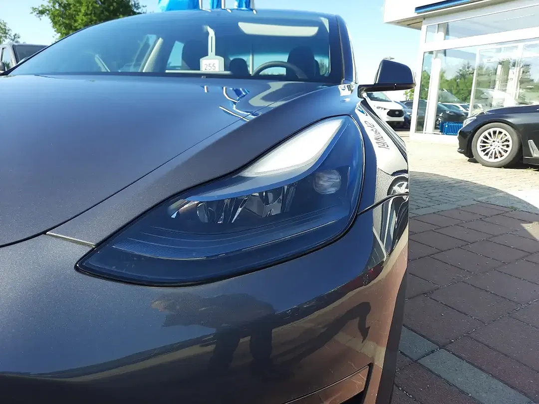 Tesla Model 3 Dual Motor Long Range - Thumbnail 9