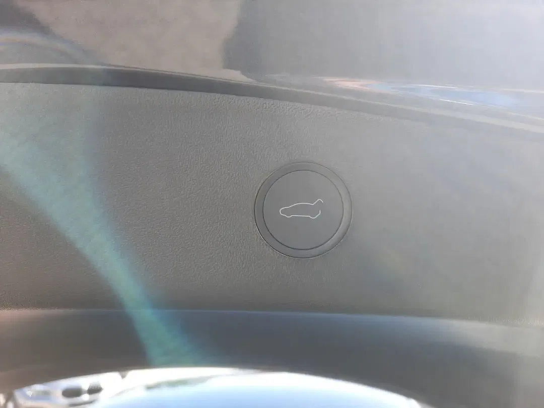 Tesla Model 3 Dual Motor Long Range - Thumbnail 11