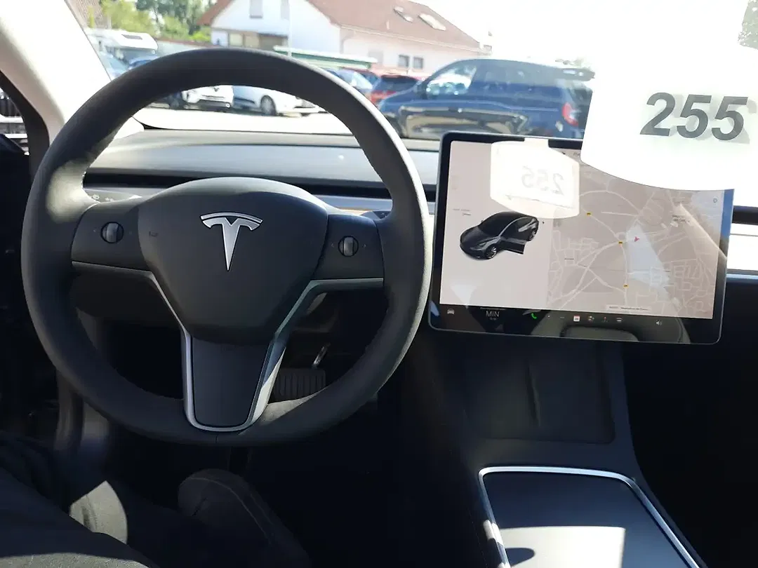 Tesla Model 3 Dual Motor Long Range - Thumbnail 15