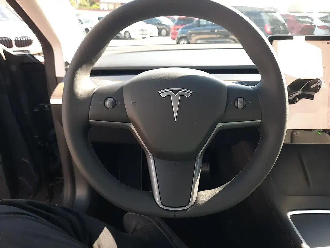Tesla Model 3 Dual Motor Long Range - Thumbnail 16