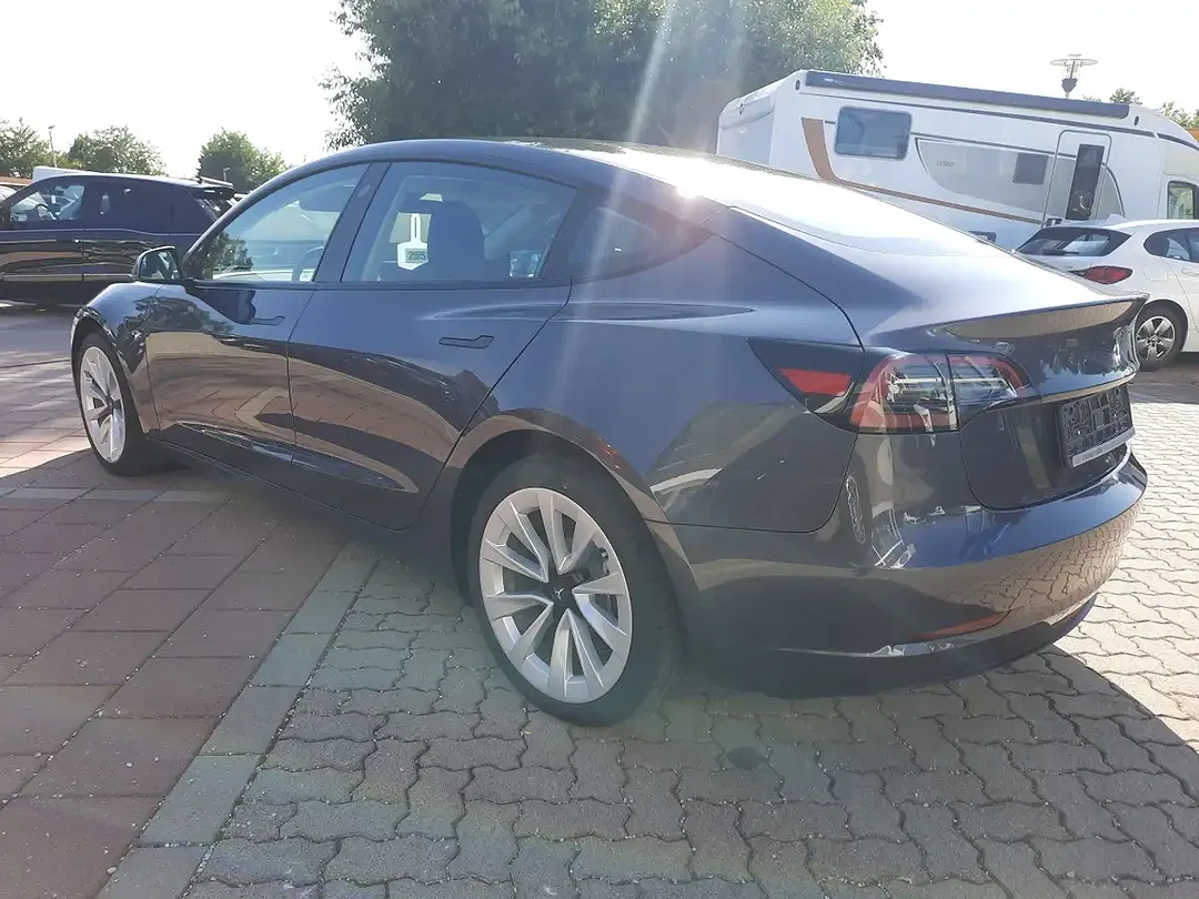 Tesla Model 3 Dual Motor Long Range - Thumbnail 6
