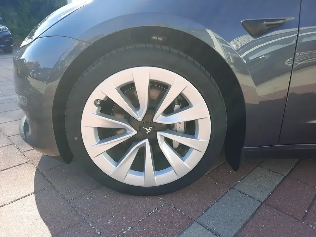 Tesla Model 3 Dual Motor Long Range - Thumbnail 8