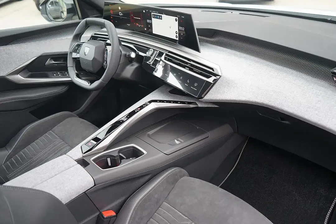 Peugeot 3008 145 AUT Hybrid GT - Thumbnail 3