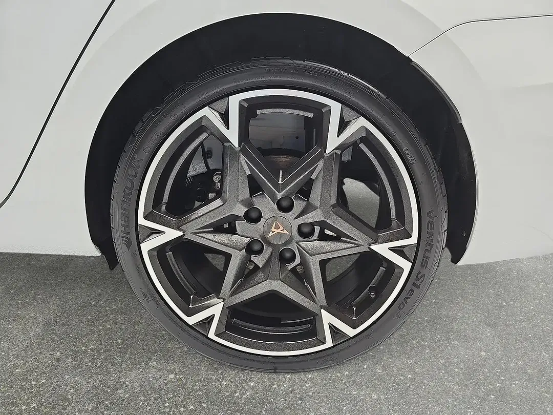 CUPRA Leon 1.5 eTSI DSG Sportstourer - Thumbnail 6