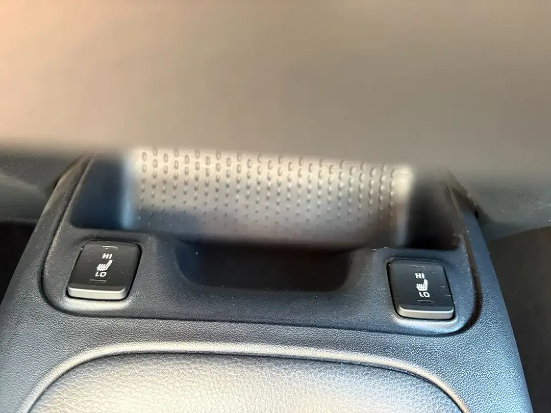 Toyota Corolla Hybrid Business Edition - Thumbnail 11