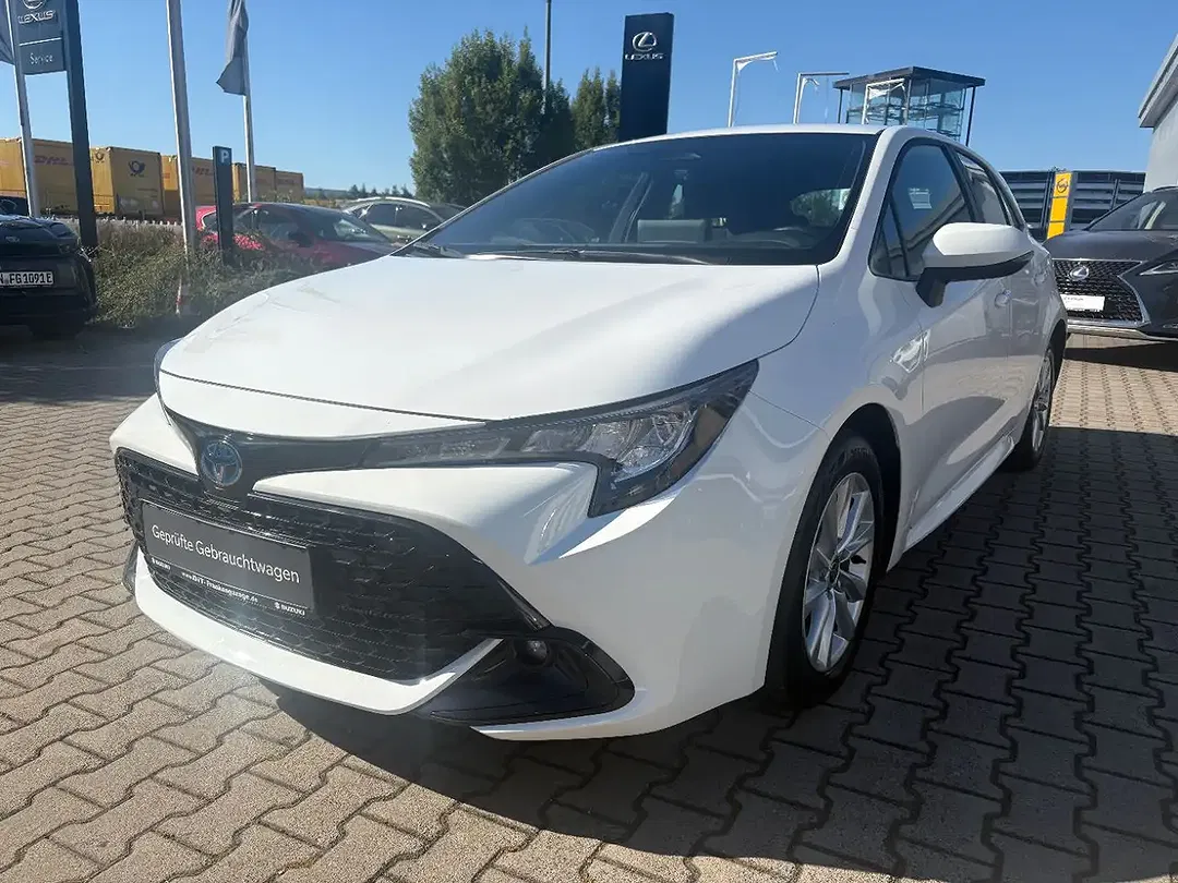 Toyota Corolla Hybrid Business Edition - Thumbnail 1