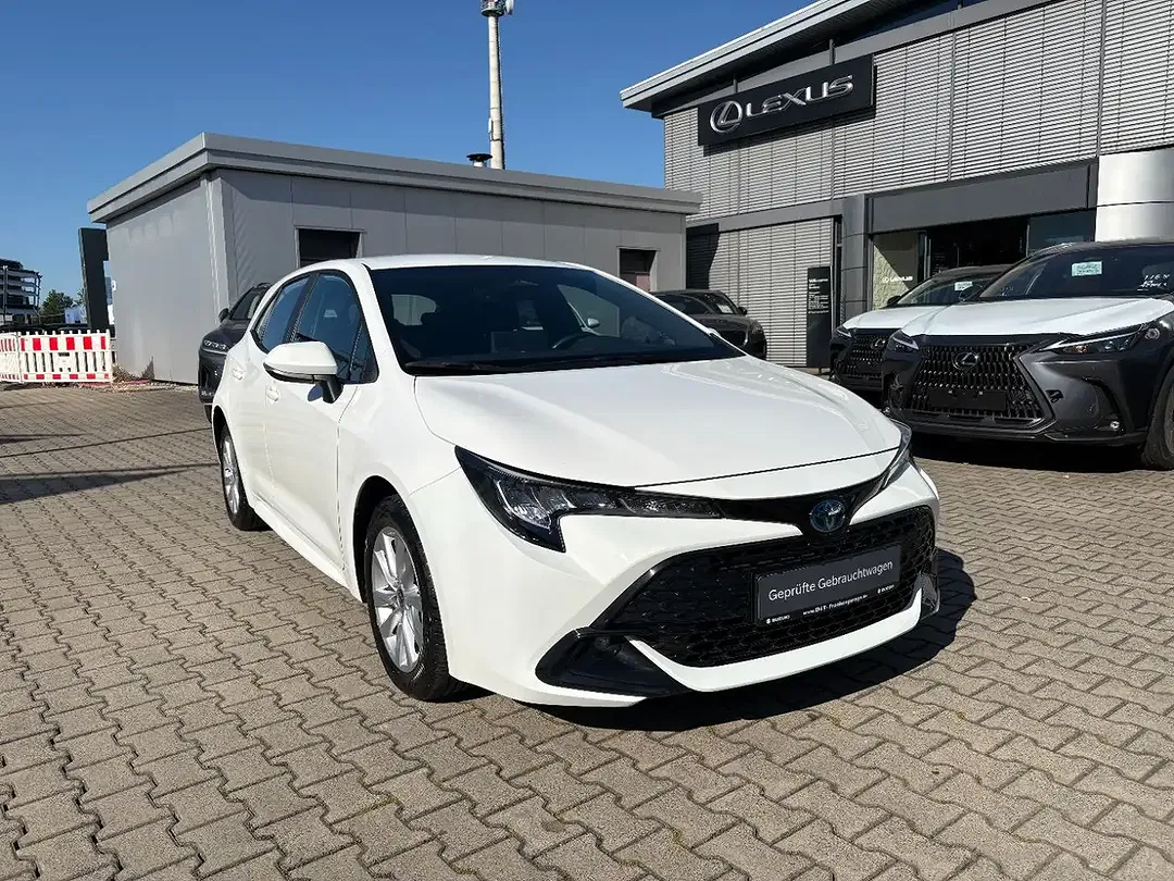 Toyota Corolla Hybrid Business Edition - Thumbnail 2