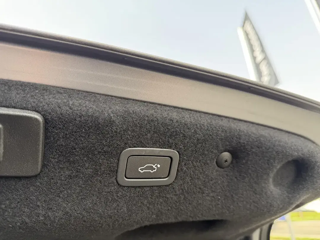 Jaguar XF D200 4x4 SE - Thumbnail 8