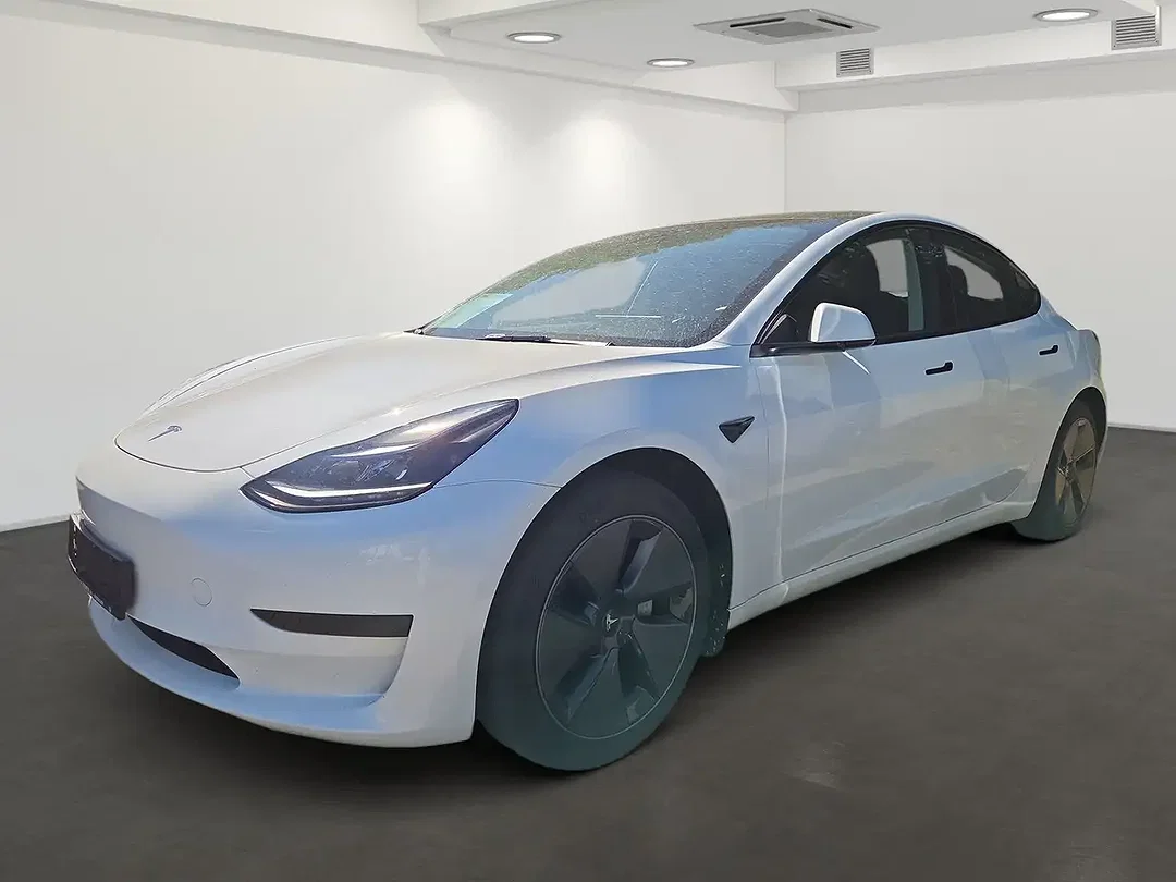 Tesla Model 3 - Afbeelding 1