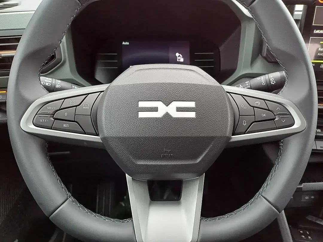 Dacia Duster TCe 4x4 Extreme - Thumbnail 13