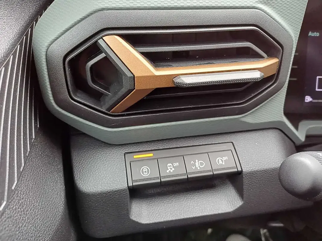Dacia Duster TCe 4x4 Extreme - Thumbnail 8