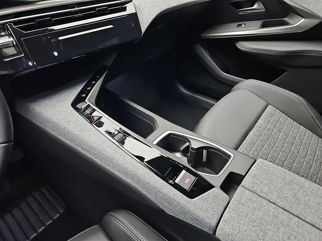 Peugeot 3008 145 e-DSC6 Hybrid Allure - Thumbnail 12