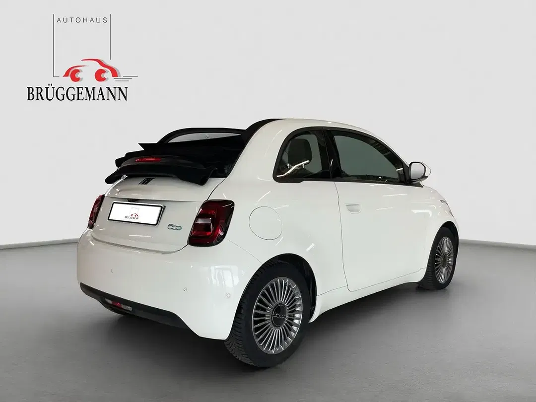 Fiat 500e - Thumbnail 6