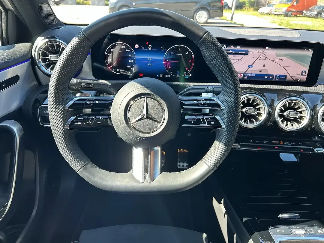Mercedes-Benz A 180 AMG Line - Thumbnail 8