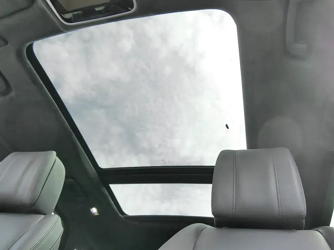 Land Rover Range Rover Velar Autobiography - Thumbnail 15
