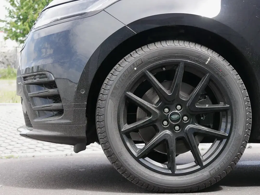 Land Rover Range Rover Velar Autobiography - Thumbnail 9