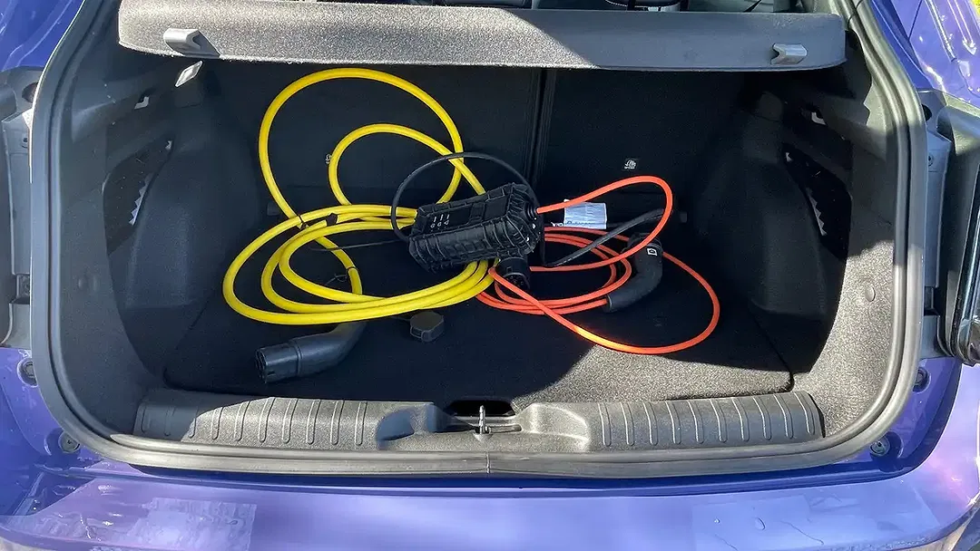 Abarth 600e Scorpionissima - Thumbnail 11