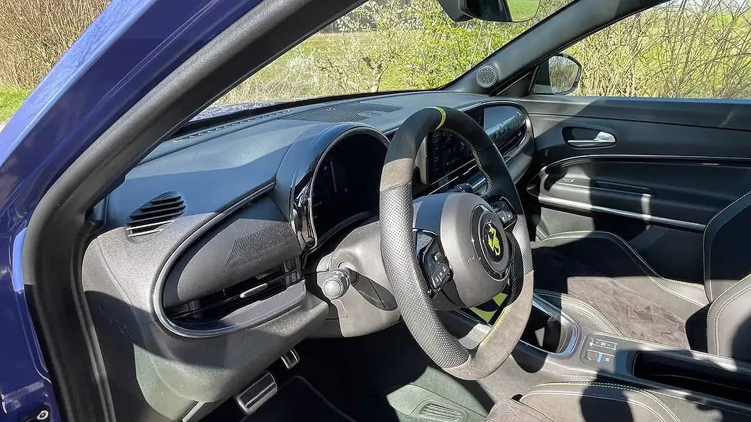 Abarth 600e Scorpionissima - Thumbnail 13