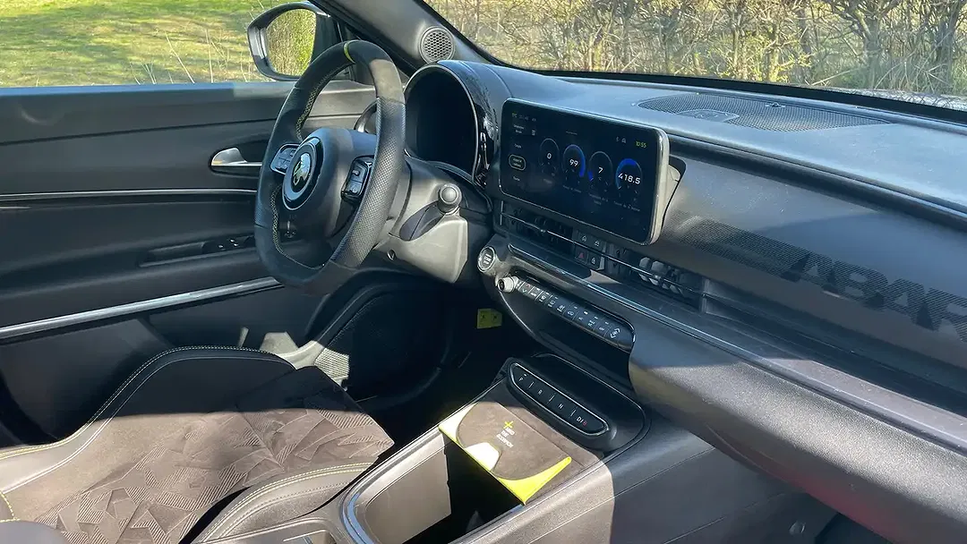 Abarth 600e Scorpionissima - Thumbnail 14