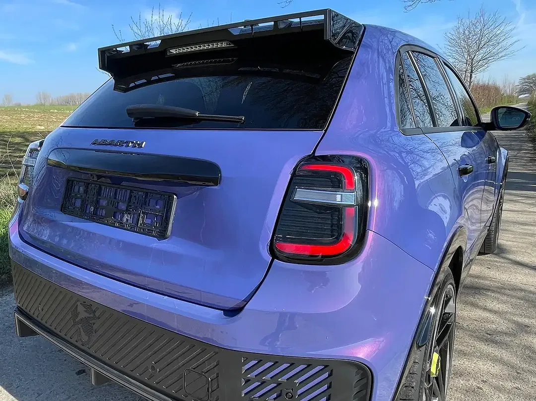 Abarth 600e Scorpionissima - Thumbnail 4