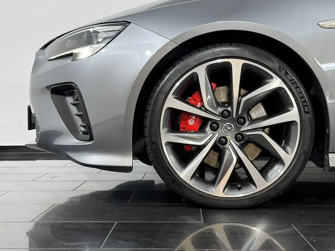 Opel Insignia 4x4 GSi - Thumbnail 10