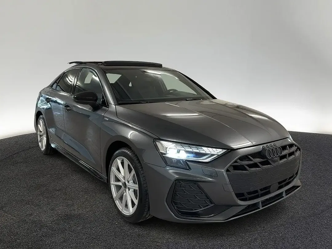 Audi A3 TFSI S tronic S line - Thumbnail 3
