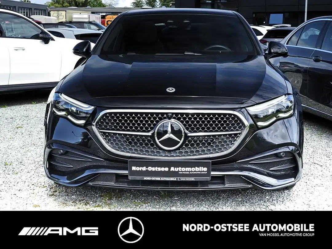 Mercedes-Benz E 200 AMG MBUX Night - foto 2