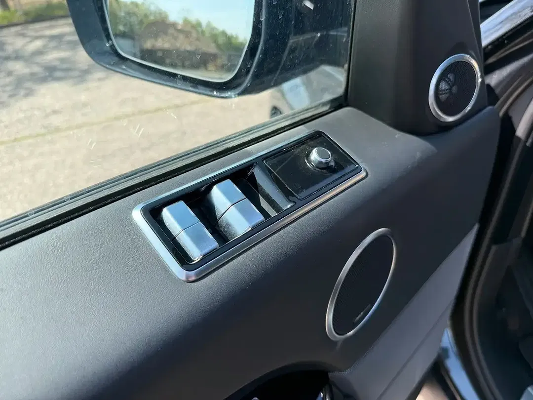 Land Rover Range Rover Sport P400e Stealth HSE - Thumbnail 11