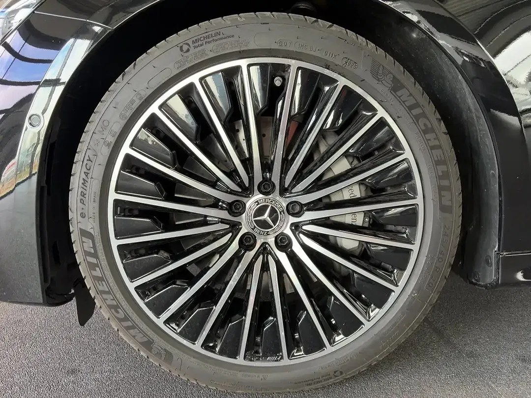 Mercedes-Benz E 220 AMG Burmester - Thumbnail 12