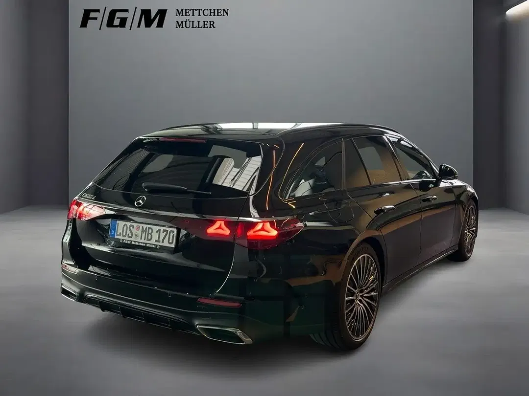 Mercedes-Benz E 220 AMG Burmester - Thumbnail 3