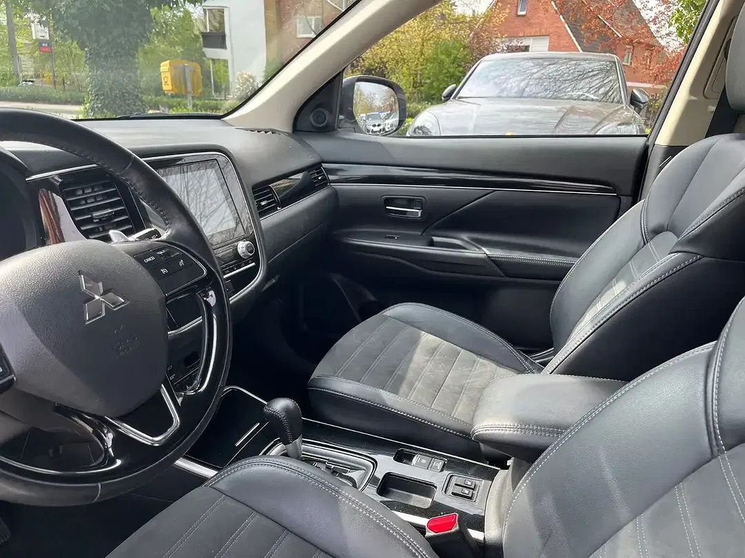 Mitsubishi Outlander Active+ - Thumbnail 13