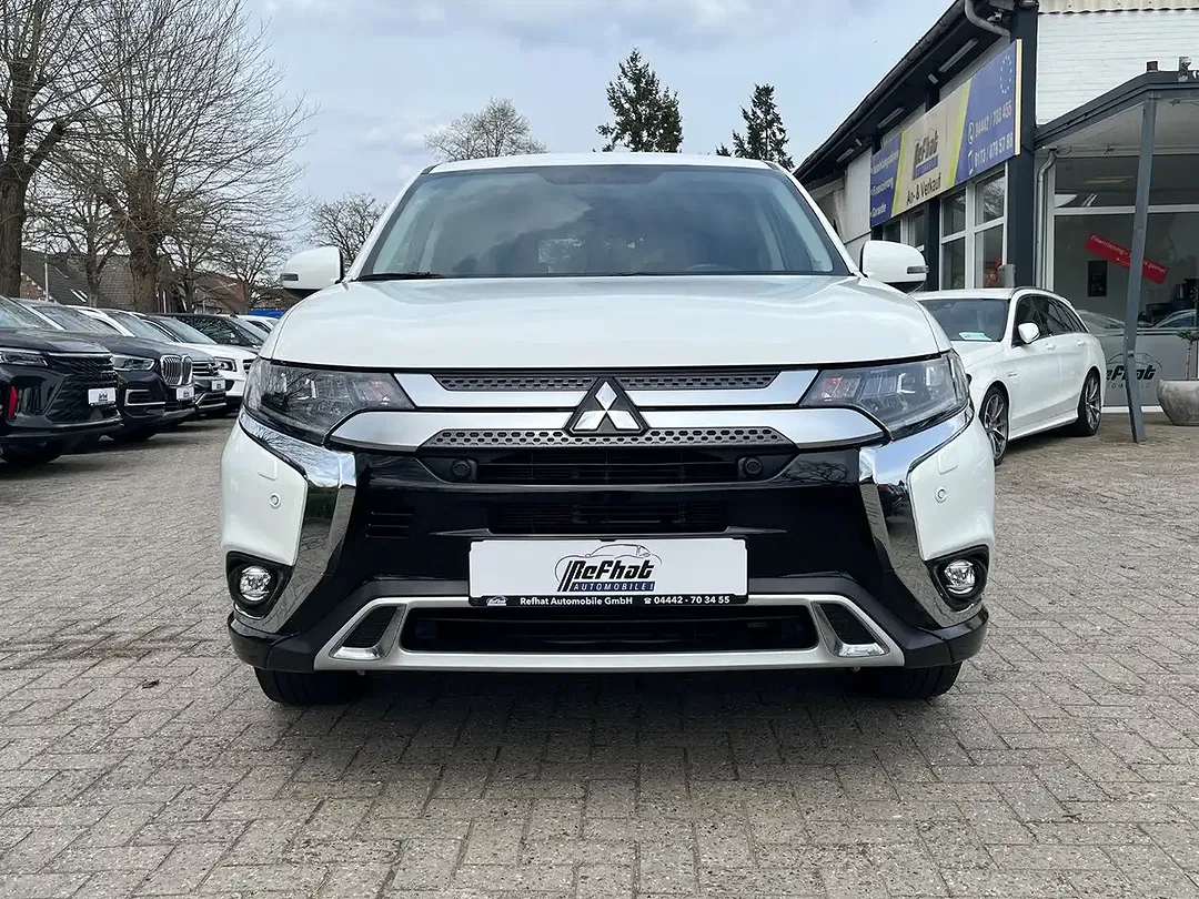 Mitsubishi Outlander Active+ - Thumbnail 3