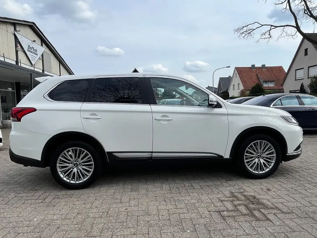 Mitsubishi Outlander Active+ - Thumbnail 6