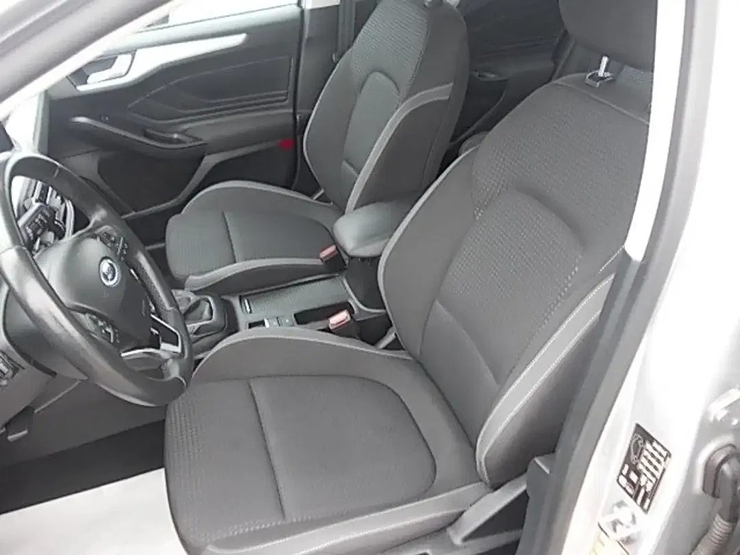 Ford Focus Cool & Connect - Thumbnail 13