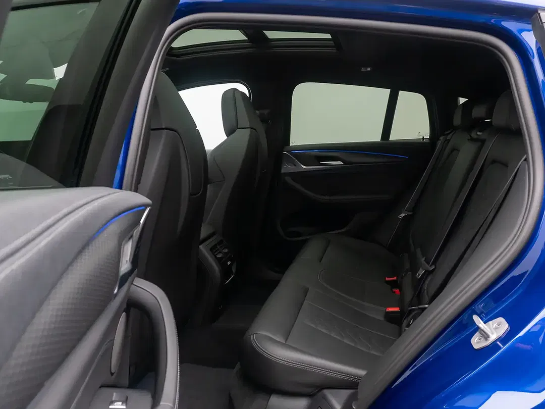 BMW X4 M - Thumbnail 25