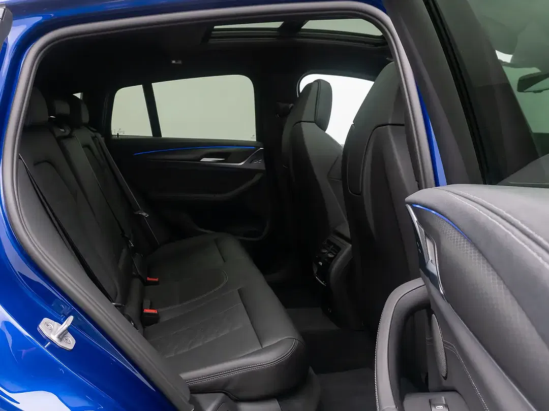 BMW X4 M - Thumbnail 26