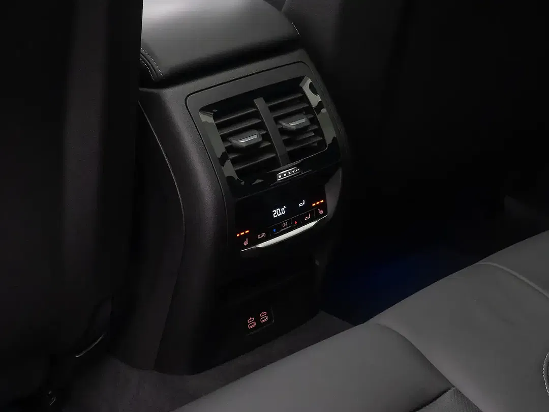 BMW X4 M - Thumbnail 27